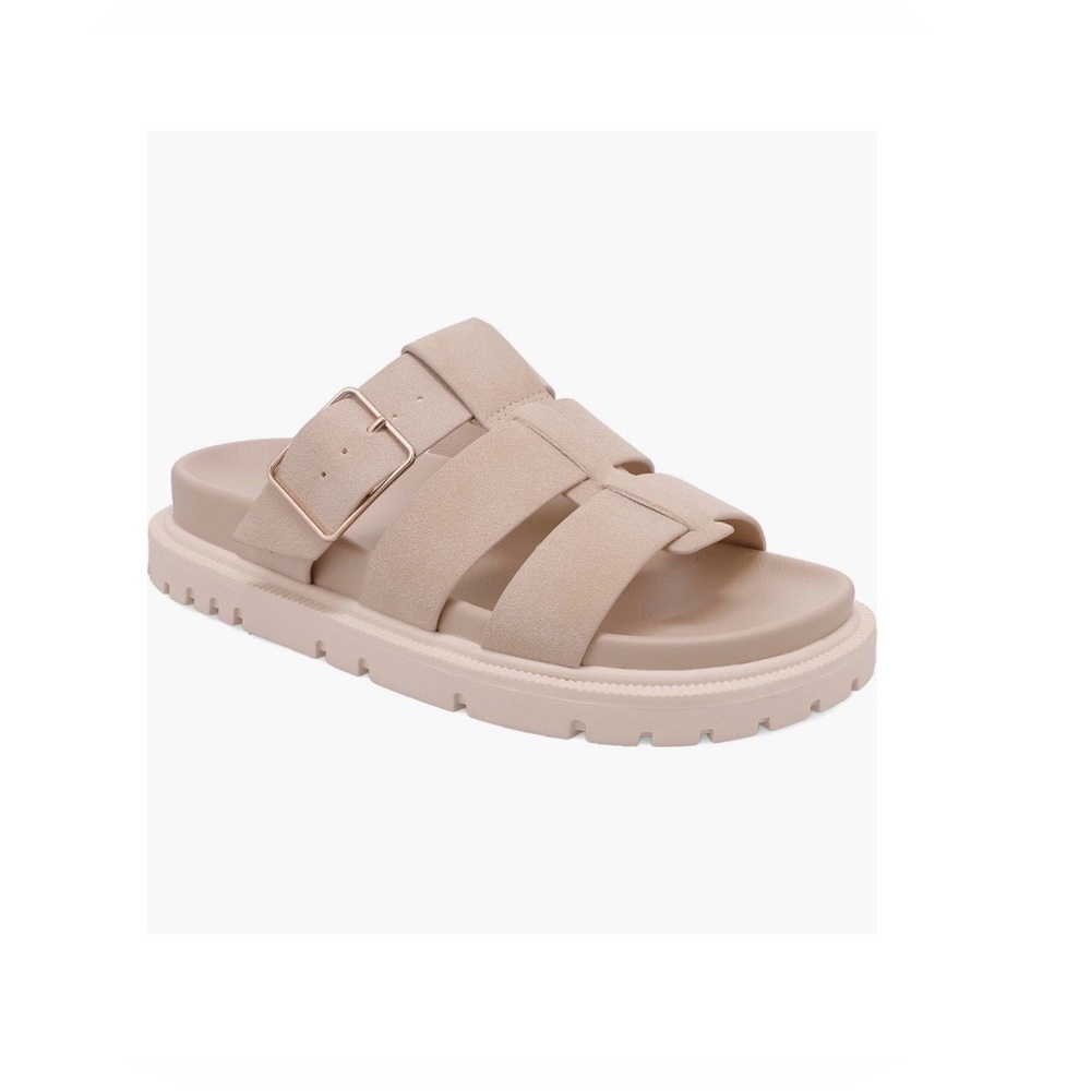 Geni Sandal
MIA